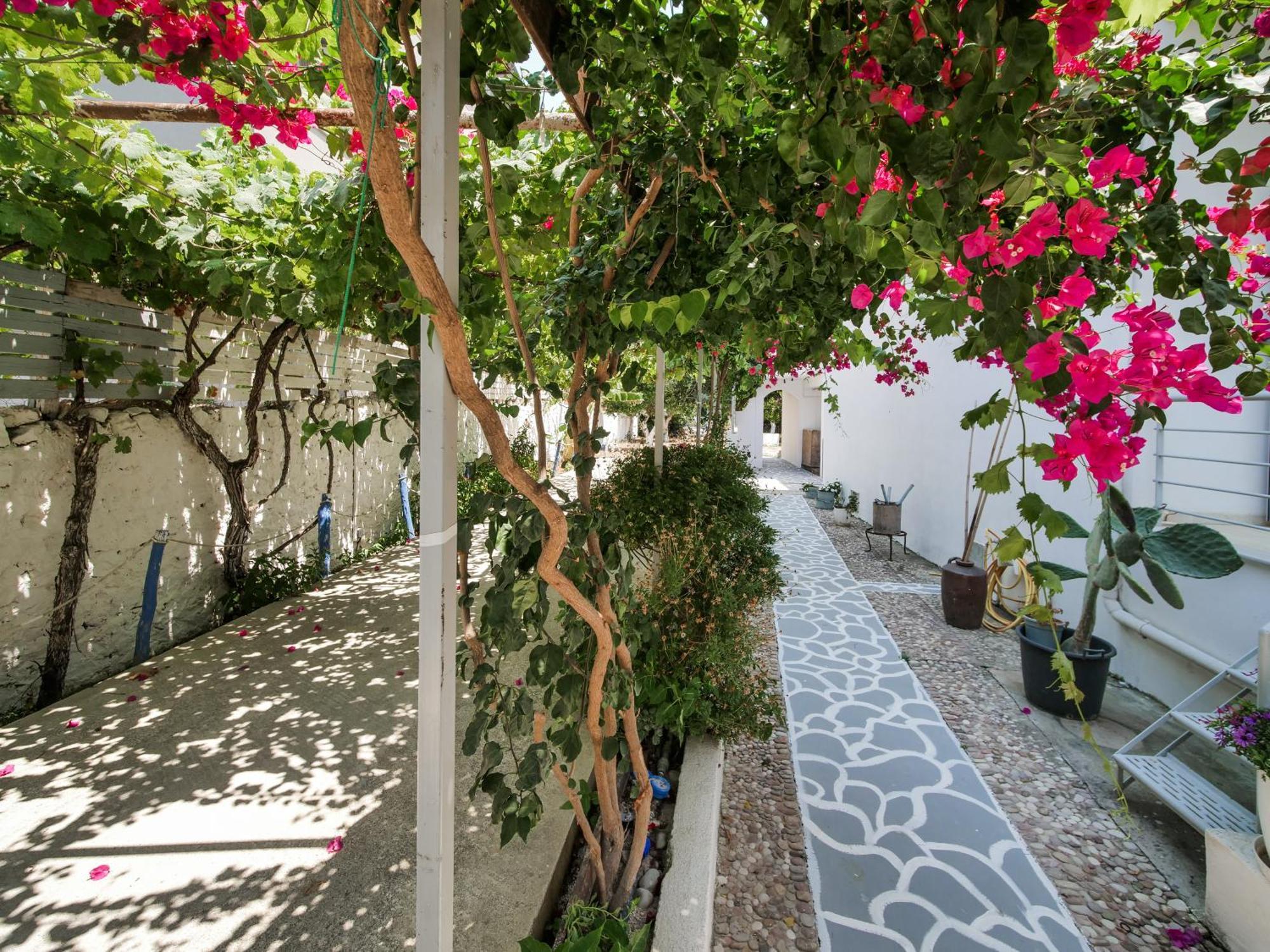 Aparthotel Orchard Retreat Himarë Exterior foto
